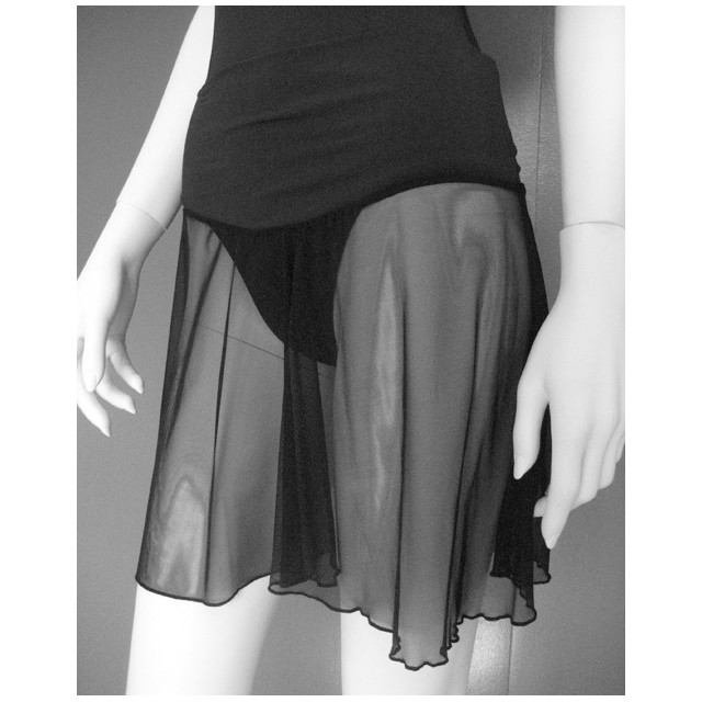 Papillon 134PA3911 half doorschijnend rokje zwart 