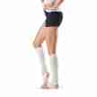 beige beenwarmers van ToeSox Rae met katoen en knoopjes details